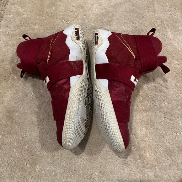 Nike Men's Lebron Soldier 10 'Team Christ the King - Picture 3 of 6